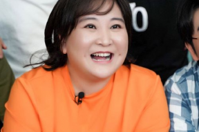 娱乐吃瓜贾玲,娱乐界的“吃瓜女王”，笑料百出的人生