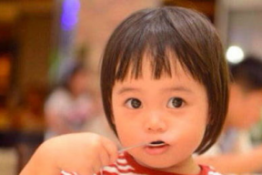 娱乐吃瓜酱女儿懂事,懂事背后的温馨故事